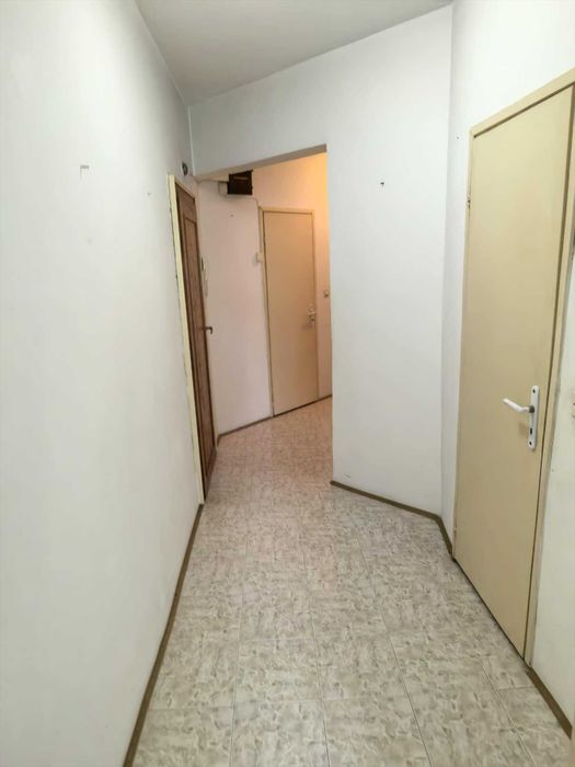 Продава се Тристаен апартамент в Плевен, Дружба 4 - 89 кв.м за 1034 €/кв.м - Снимка #15