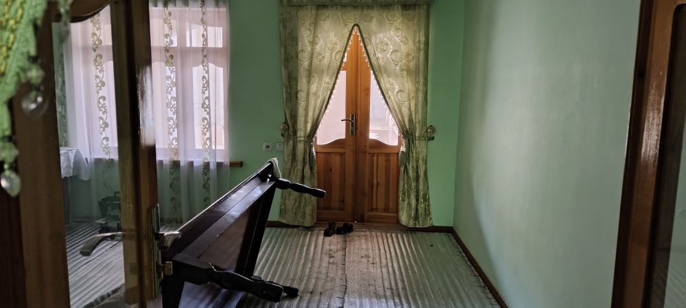 3 сотихли Уй сотилади! Подвал хам мавжуд, жойлашган манзил Хишрав.