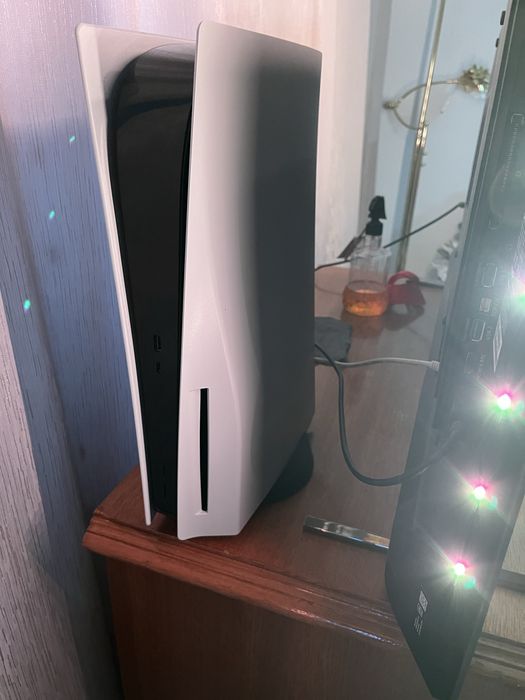 PS5 digital si cu disc, aproape nou!!!