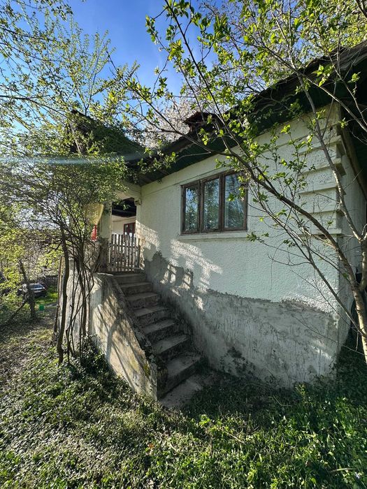 Casa Batraneasca + teren 1300mp Valenii de munte ( Comuna Teisani, sat Olteni, Valea Stâlpului)