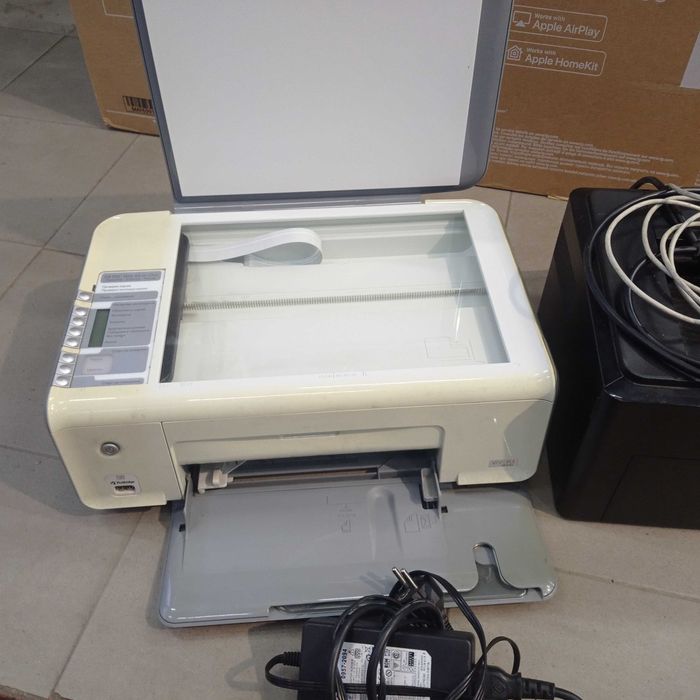 Принтери.Цветен и черно бял.