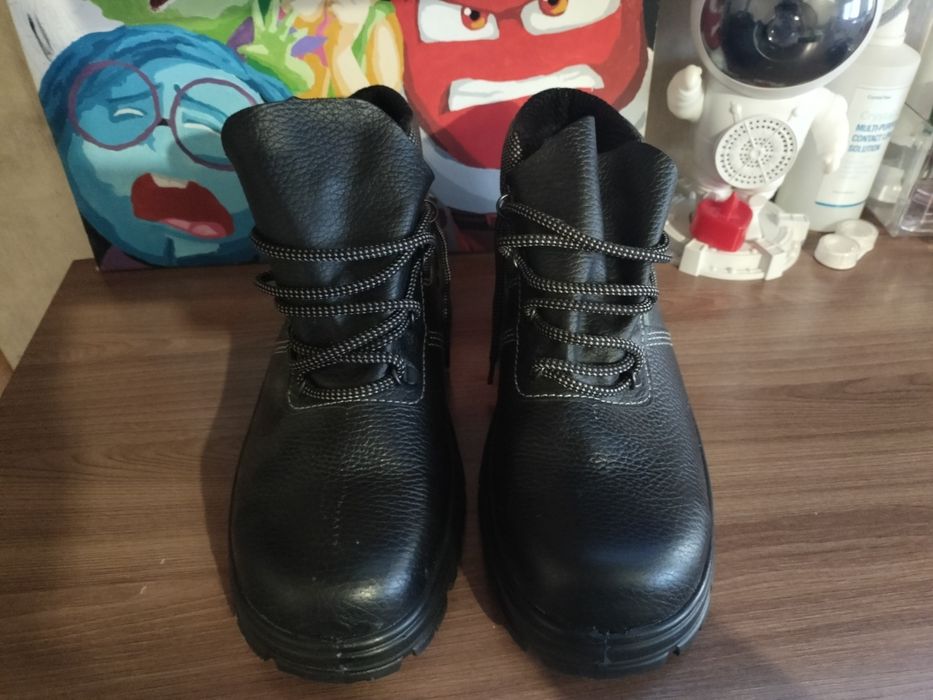 Спец. Обувь.     ..