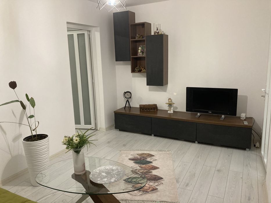 Vand apartament cu 2 camere Campina central complet mobilat!