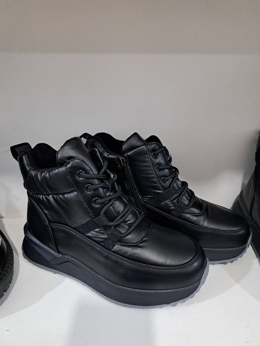 Продам женскую обувь