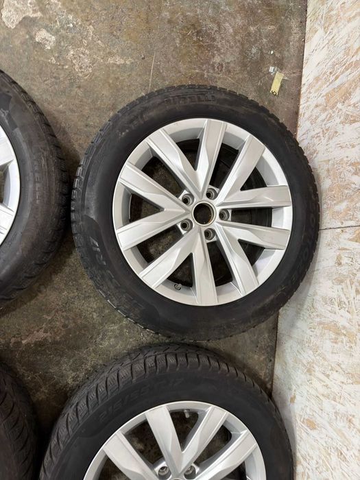 Jante OEM VW 17 5x112 ET38 Golf Passat Octavia + 215/55 R17 iarna