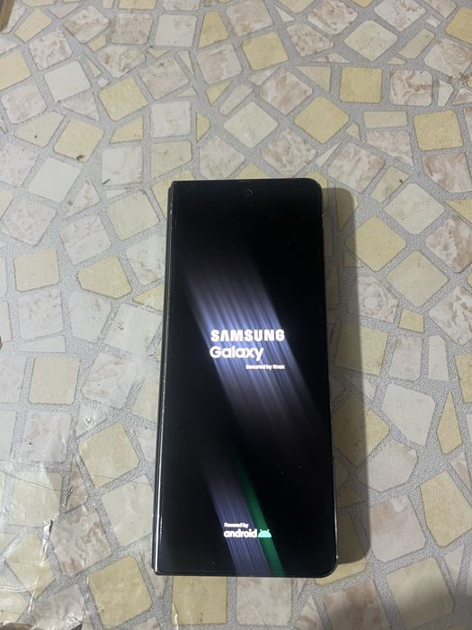 Samsung  Galaxy Zfold4