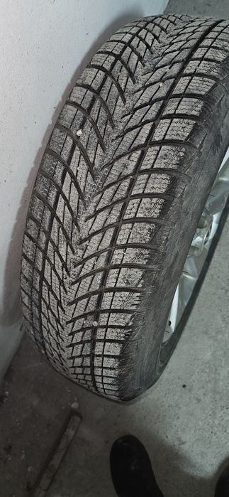 Джанти с зимни  гуми 215 65 16 vw