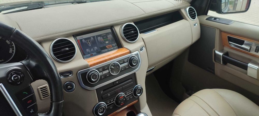 Land Rover Discovery 4 autoutilitara cu 4 locuri Euro 5 schimb cu moto  sau mașină mică