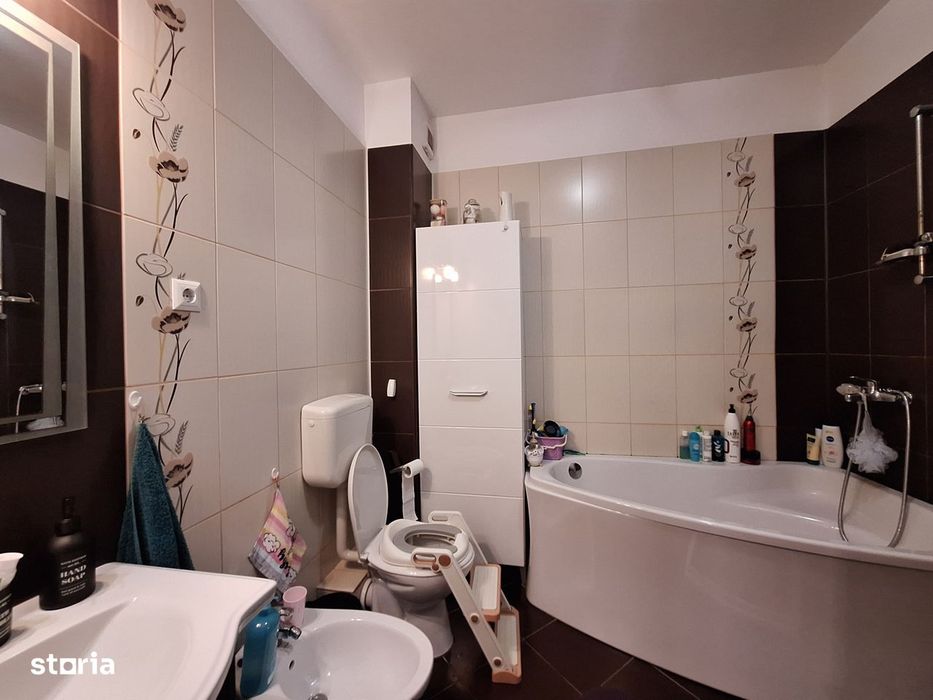 Apartament cu 3 camere, 78 mp, balcon, zona Stadionului