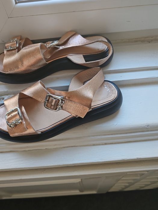 Дамски сандали от естествена кожа