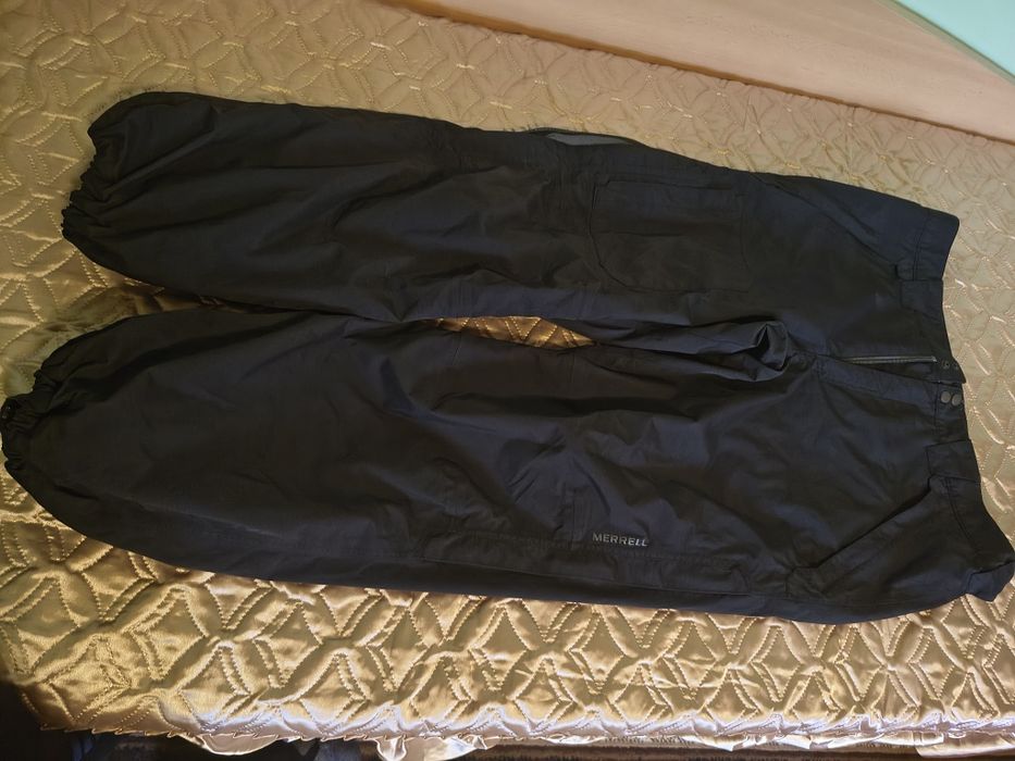 Продавам туристически панталон  MERRELL