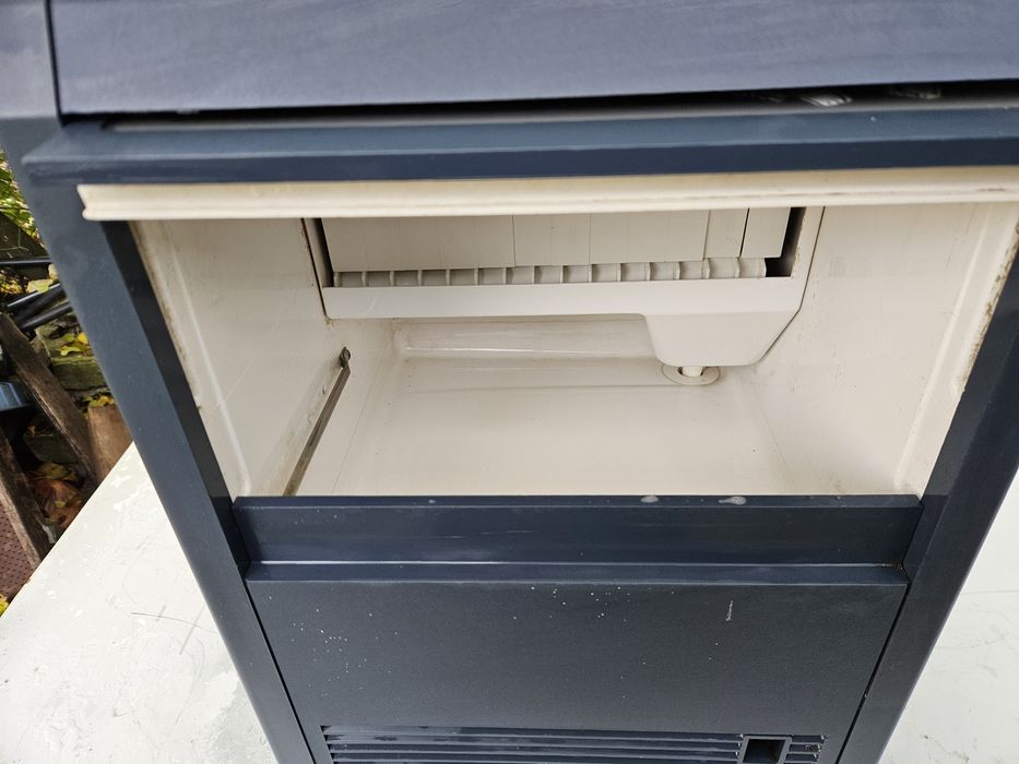 Ледогенератор на бучка 20кг.  Цена 550лв.