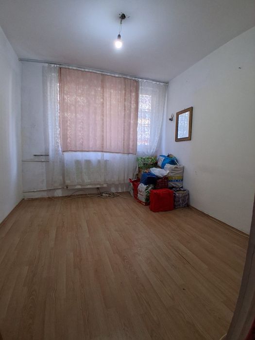 Apartament 4 camere la parter