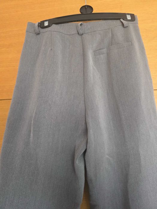 Дамски сив панталон, размер М