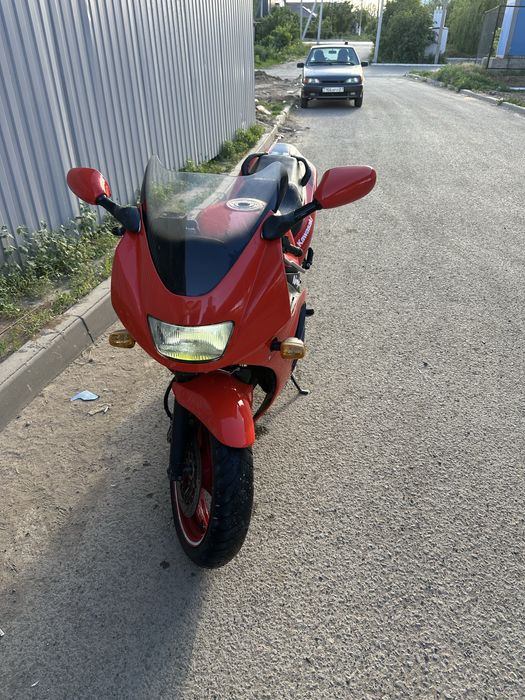 Продам Suzuki Rf400
