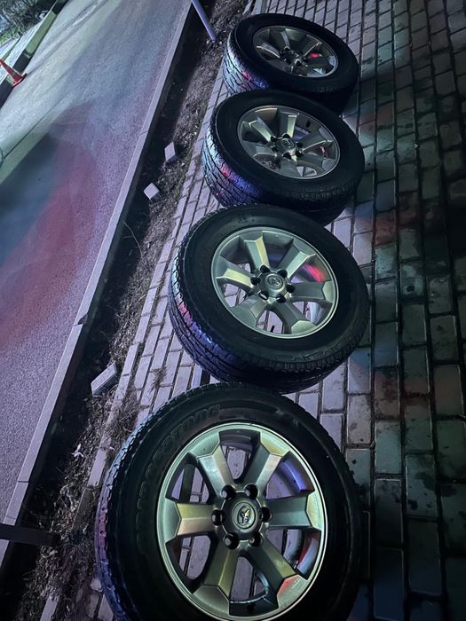 Срочно продам шины с дисками