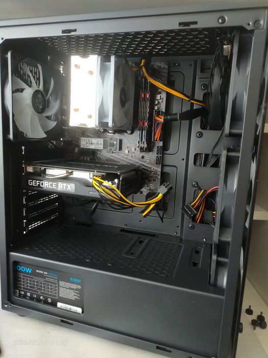 Новый компьютер в комплекте.