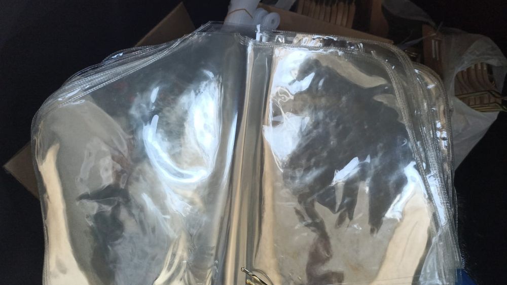 Вешалки и чехол детский