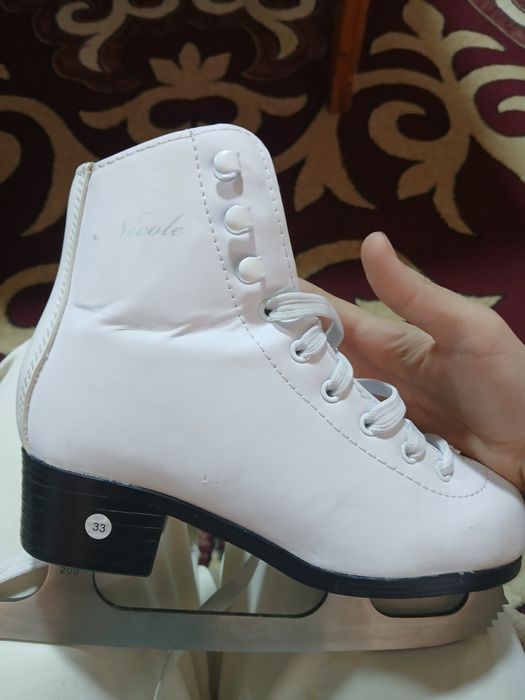 Продам коньки размер 32 и 33