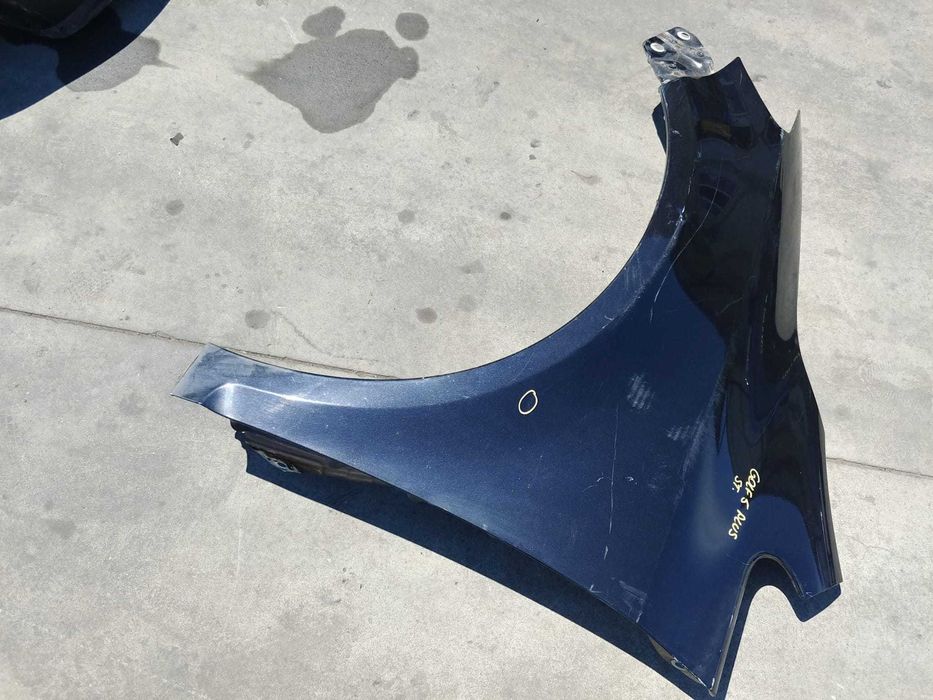 aripa stanga fata vw golf 5 plus