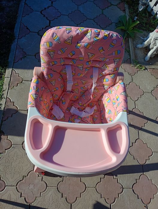 Scaun de masă bebe,roz cu înghețată