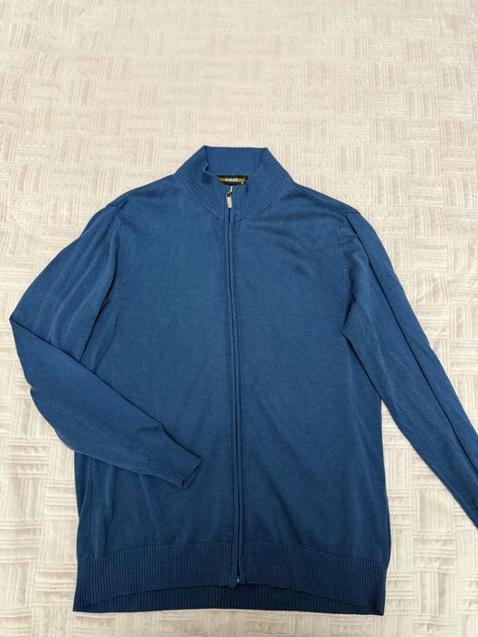 Джемпер с замком