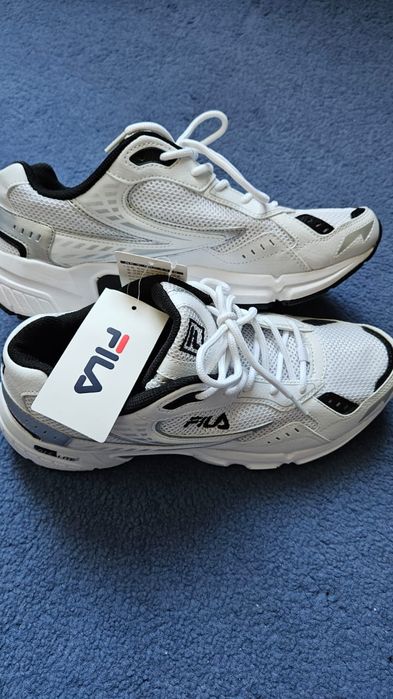 Продам кроссовки FilA