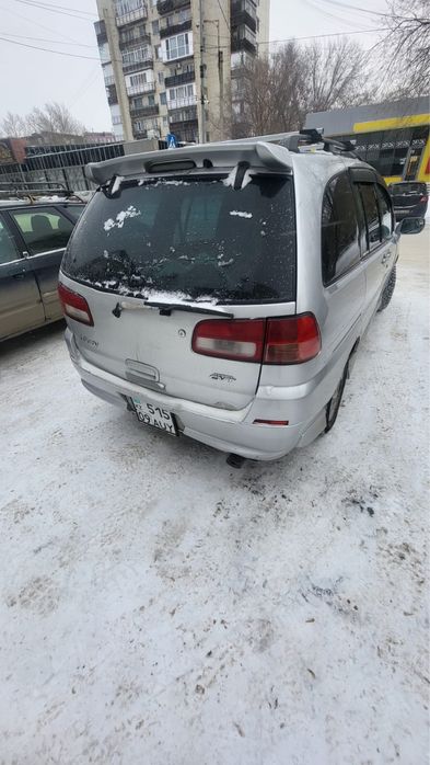 Нисан либерти 1999