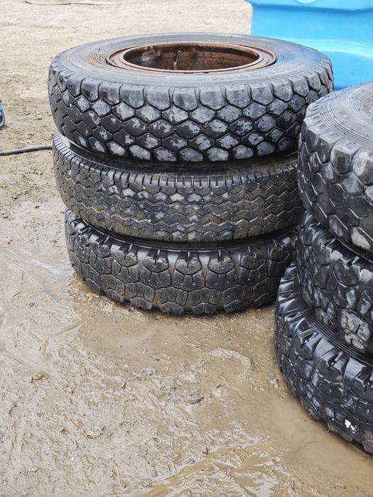 Продам колеса 9.00 R20