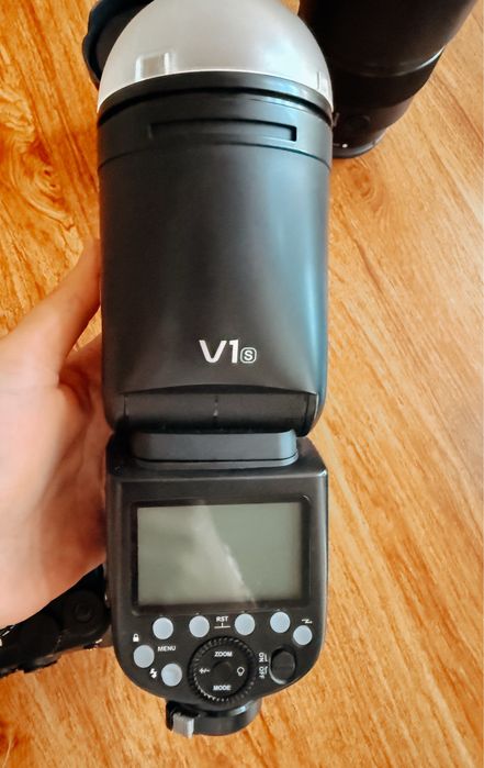 Продавам фотоапарат Sony A7IV и обективи