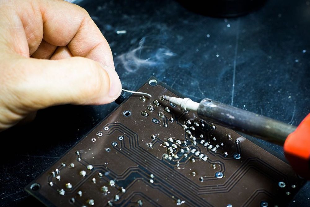 Ремонт на професионална аудио техника усилватели, микрофони, октавери