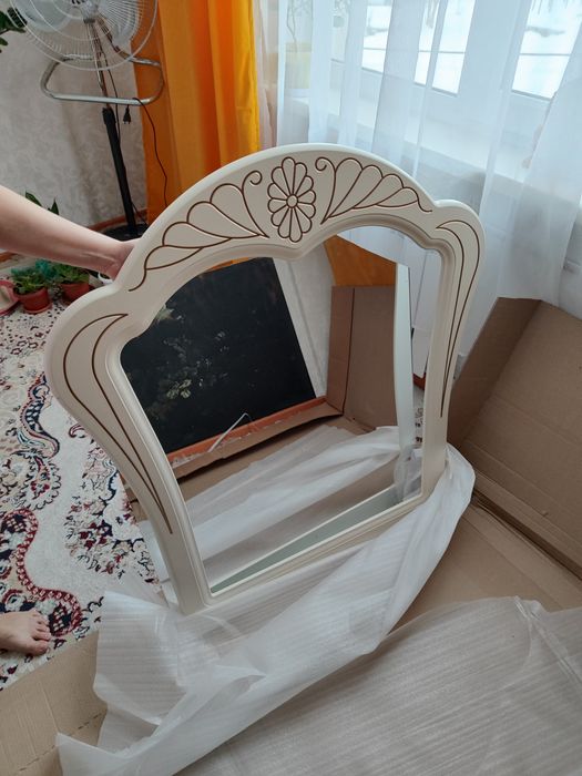 Продам зеркало новая