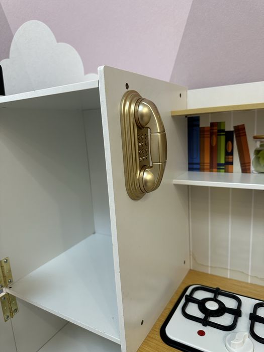 Детская кухня из дерево