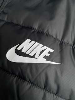 Geacă bărbătească Nike neagră, matlasată, groasă, L