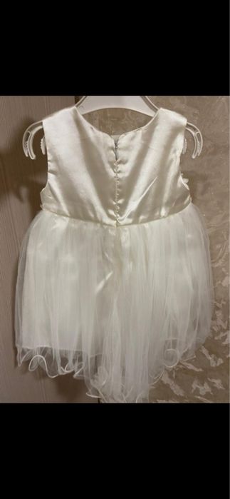 Платье белое на девочку 6-9 мес