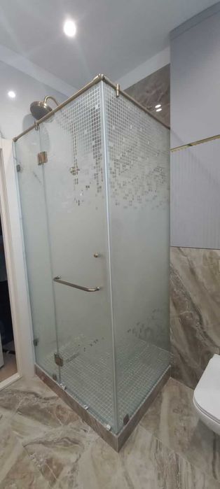 Душевая кабина из стекла