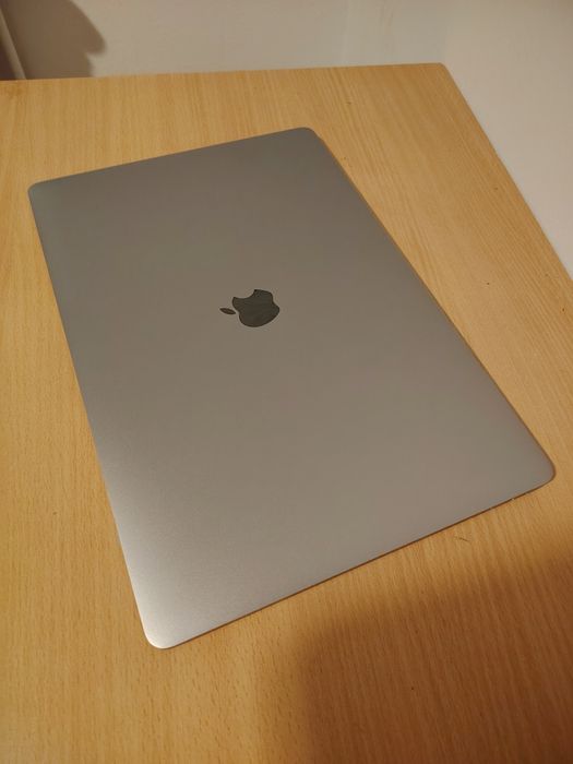 MacBook Pro 2019 Intel i9 32GB RAM DDR4 AMD Radeon 5500M 8GB VRAM 1TB SSD NVMe 16 inch Retina A2141