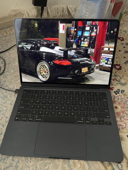 продам MacBook air m4 2025