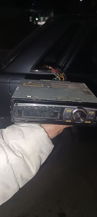 Продам магнитолу толу аригинал пианер