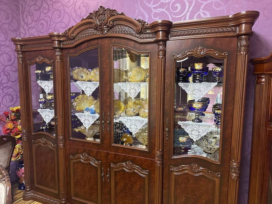 Спалный Ганитур Сервант