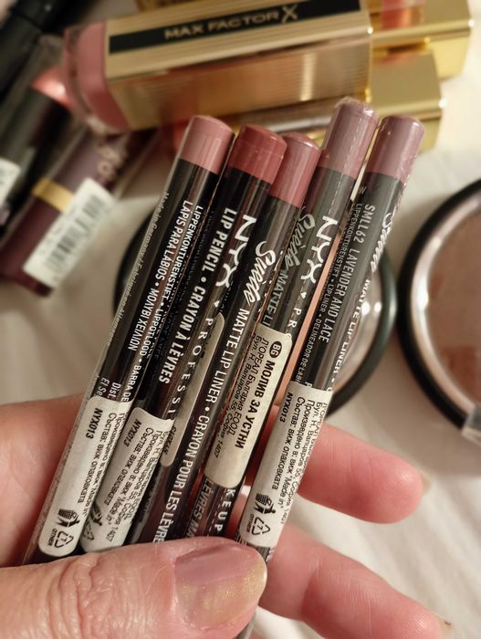 Червила   и моливи Max Factor, NYX
