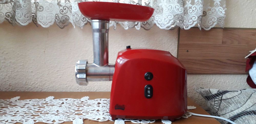 Masina de tocat VICTRONIC