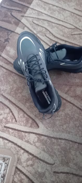 Продавам туристически обувки Reebok46номер