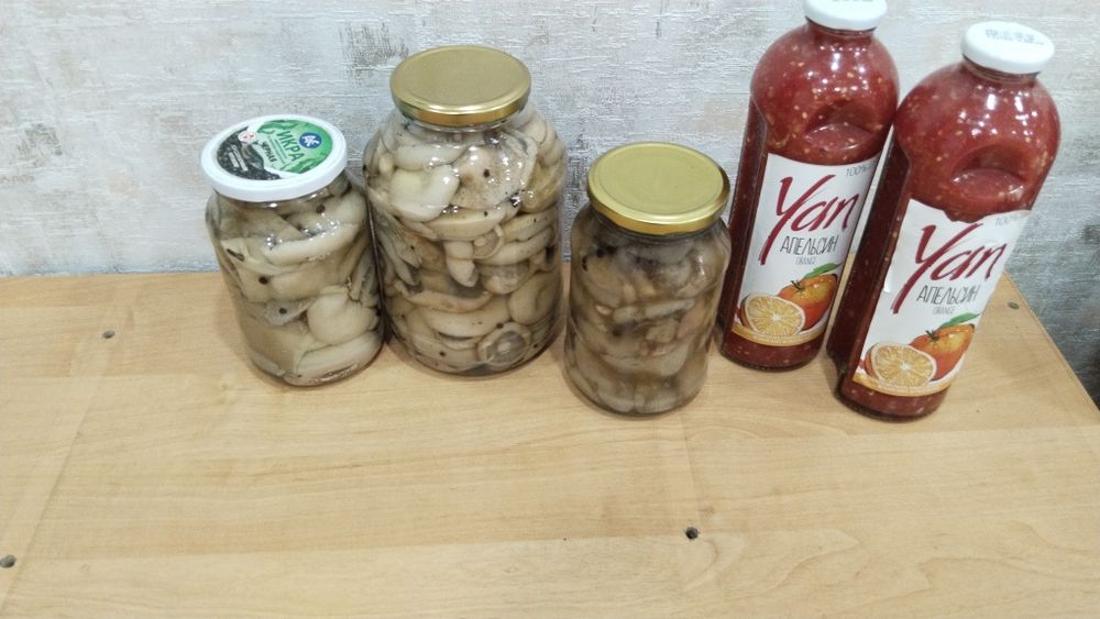 Грибы  маринованые,груздья маслята 1 литор 5000   аганек 1 литор 2000