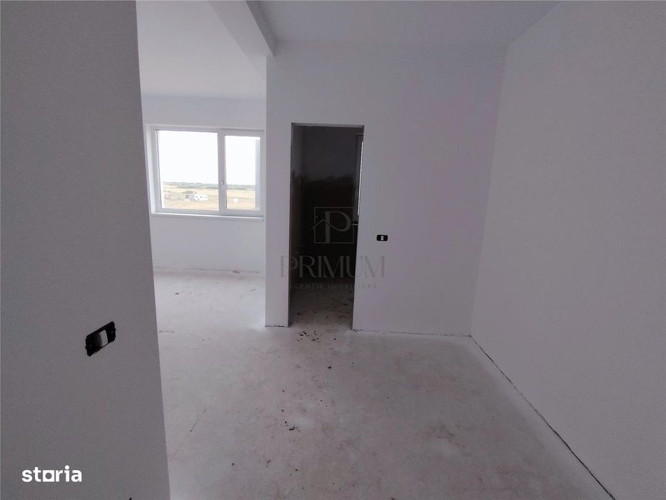 Duplex Cu Panouri - 5 Camere - 3 Bai