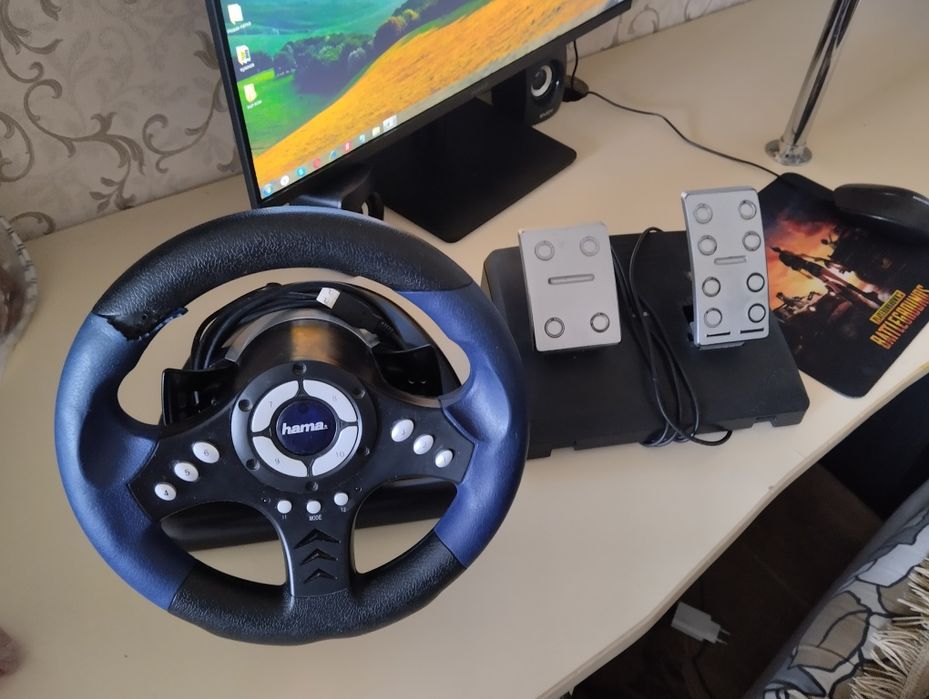 Продам  руль с педалями.