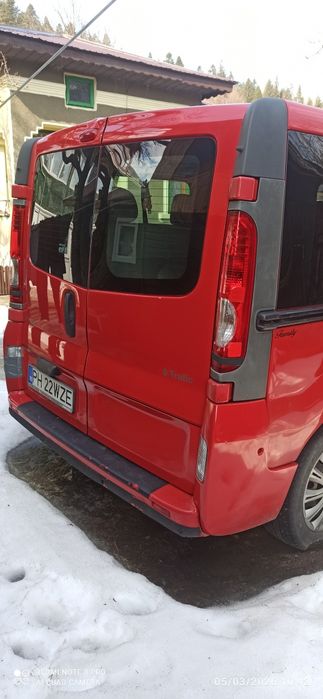 Vând Renault Trafic