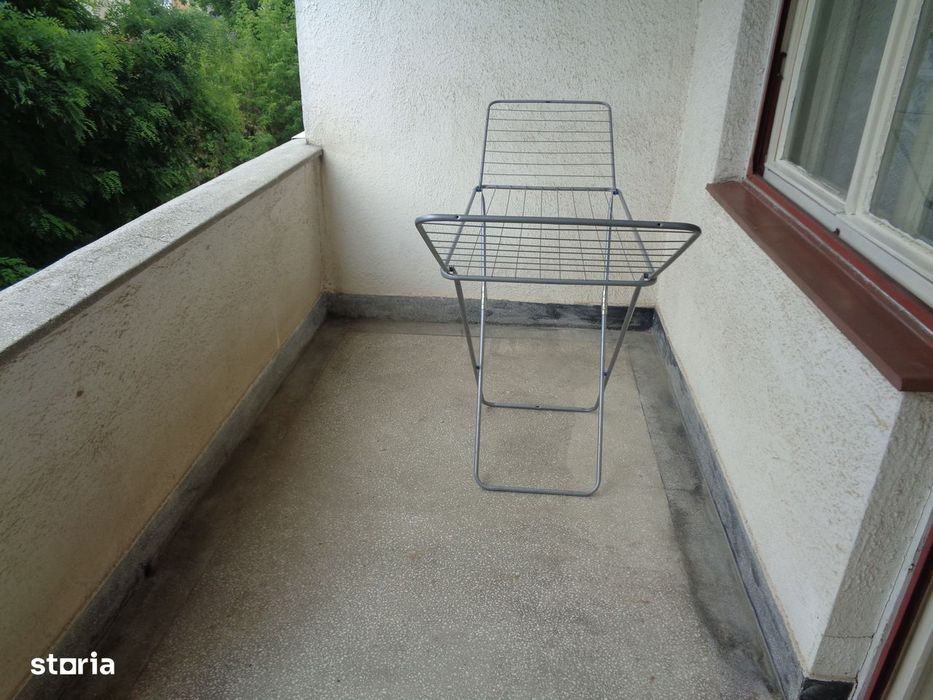 Apartament decomandat 109 mp CENTRU etaj 2 bloc caramida garaj, boxa