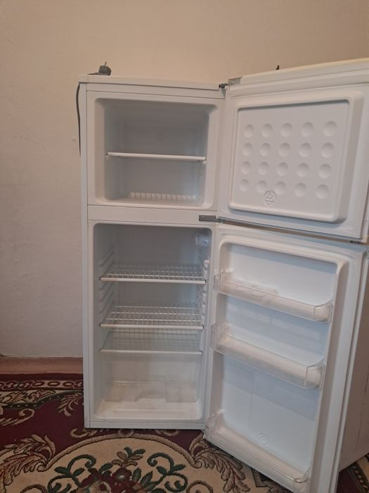 Продам холодильник почти новый