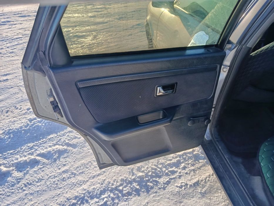 Продам Ауди б4 2 литра моно 1994 г